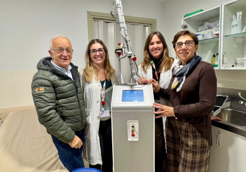 Un làser adquirit amb el donatiu d'Oncotrail permetrà a l'Hospital Trueta tractar les seqüeles ginecològiques en dones que han patit càncer 