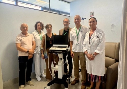 Un donatiu d'Oncotrail permet dotar amb un ecògraf l'Hospital de Dia Oncològic de Figueres